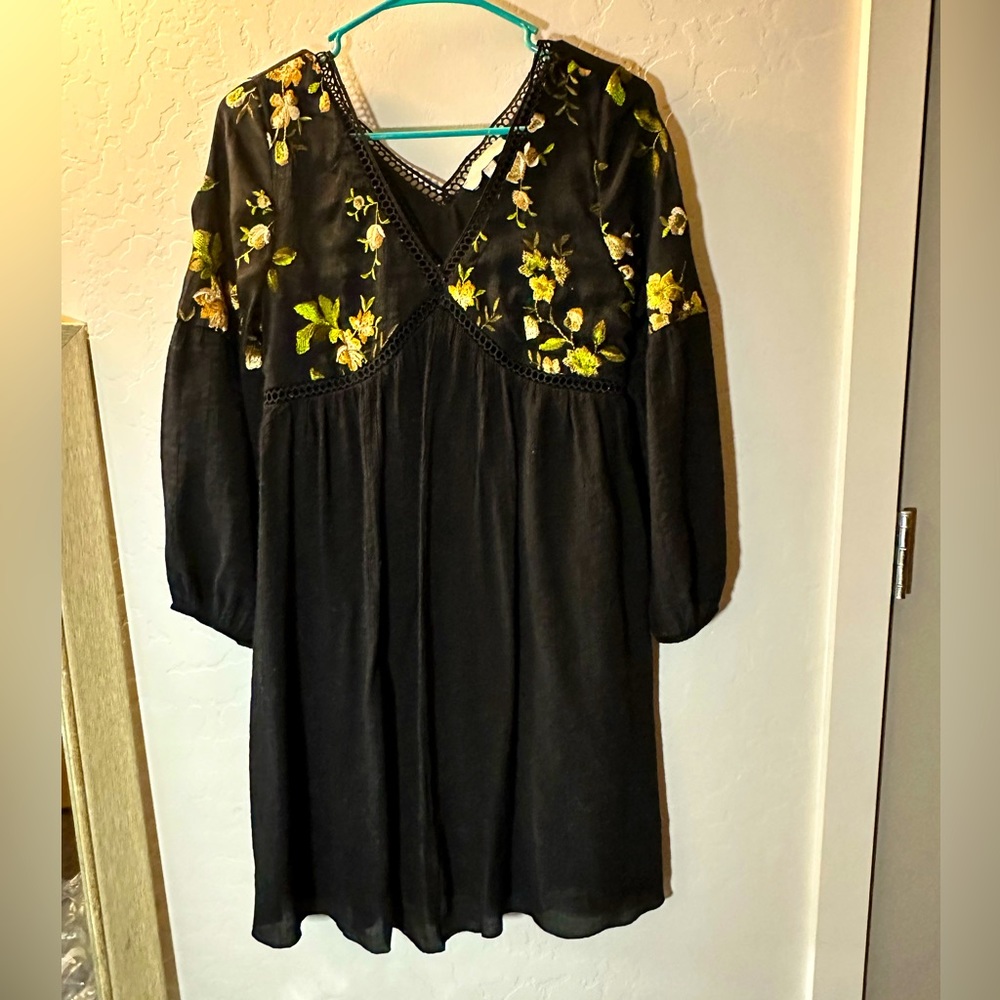 🚨 3/15 SALE 🚨J Gee Bohemian Black Floral Embroidered Casual Flowy Dress